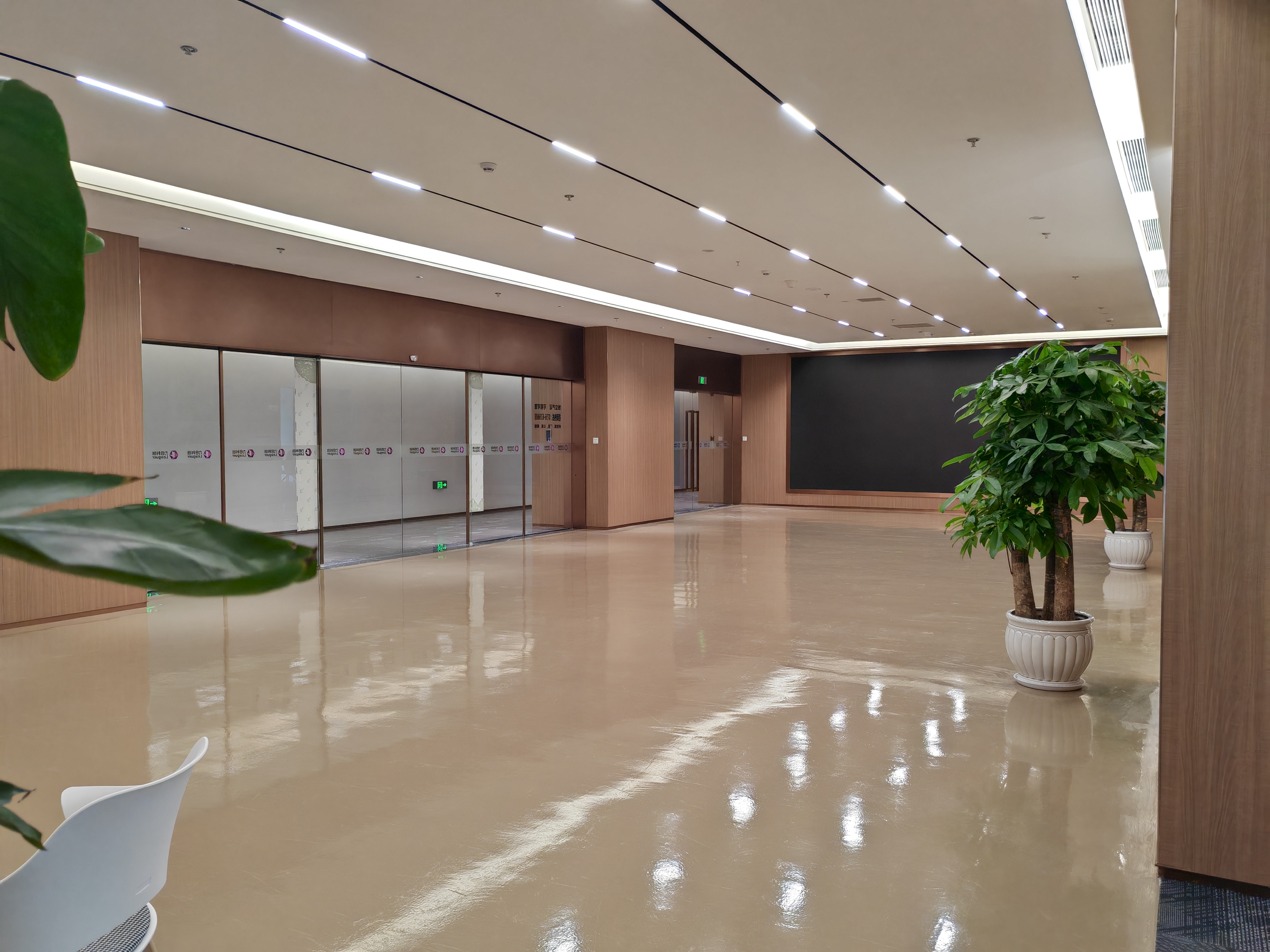 力合科创珠海光电产业园多功能公共前厅